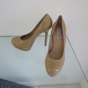 Steve Madden Nude Platform Patent Leather Pumps